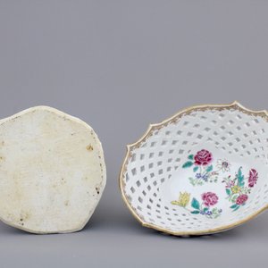 Een famille rose fruitschaal op voet in de stijl van Meissen, Qianlong, 18e eeuw — foto 5