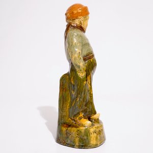 Een figuur in Vlaams aardewerk, “Het boertje”, wellicht Laigneil, 20e eeuw — foto 3
