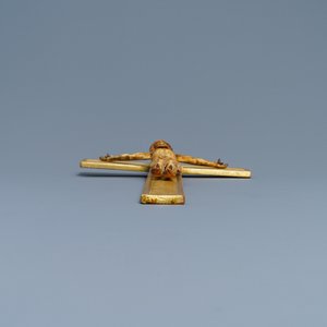 Een figuur van Christus in Indo-Portugees ivoor op latere crucifix, wellicht Goa, 17e eeuw — foto 6