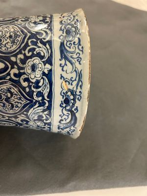 Een fijn blauw-wit Delfts vijfdelig kaststel, 1e kwart 18e eeuw — foto 12
