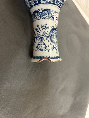 Een fijn blauw-wit Delfts vijfdelig kaststel, 1e kwart 18e eeuw — foto 4