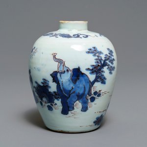 Een fijn blauw-wit en mangaan Delfts chinoiserie vaasje met een olifant, 2e helft 17e eeuw — foto 1