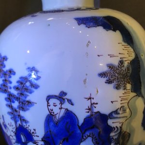Een fijn blauw-wit en mangaan Delfts chinoiserie vaasje met een olifant, 2e helft 17e eeuw — foto 10