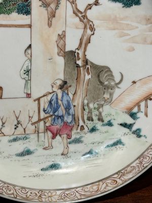Een fijn Chinees famille rose eierschaal bord met het verhaal van 'De ossenherder en de weefster', Yongzheng — foto 4