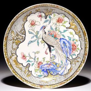 Een fijn Chinees famille rose en grisaille eierschaal bord met een fazant, Yongzheng — foto 1