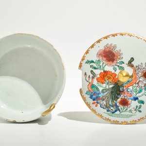 Een fijne botervloot Delft doré petit feu naar Chinees famille rose voorbeeld, 18e eeuw — foto 6
