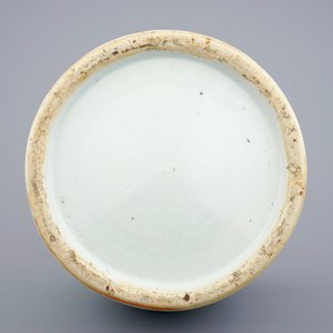 Een fijne Chinese blauw-wit op celadon fond vaas met personages, 19e eeuw — foto 6