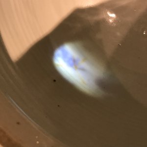 Een fijne Chinese blauwwitte bolle pot met figuren in een landschap, Kangxi — foto 14