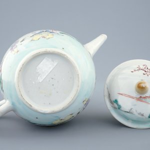 Een fijne Chinese export porseleinen theepot met deksel, Qianlong, 18e eeuw — foto 3