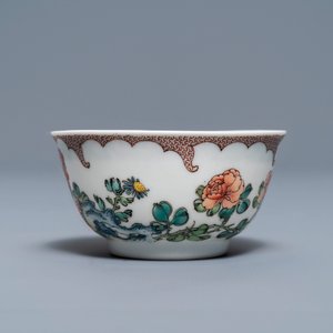 Een fijne Chinese famille rose eierschaal kop en schotel met een haan, Yongzheng — foto 5