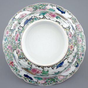 Een fijne Chinese famille rose kom met eenden, Yongzheng, 1723-1735 — foto 7