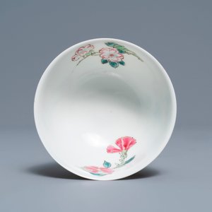 Een fijne Chinese famille rose kop en schotel met floraal decor, Yongzheng — foto 6