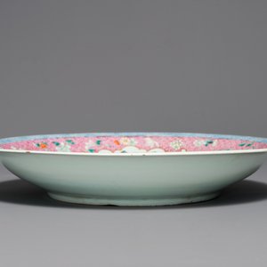 Een fijne Chinese famille rose schotel met landschapsdecor, Qianlong merk, Republiek, 20e eeuw — foto 3