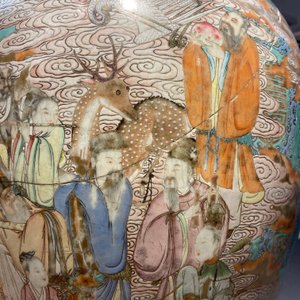 Een fijne Chinese famille rose 'Shou' vaas met onsterfelijken op turquoise fondkleur, Qianlong — foto 20
