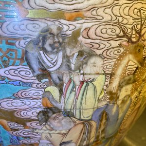 Een fijne Chinese famille rose 'Shou' vaas met onsterfelijken op turquoise fondkleur, Qianlong — foto 29