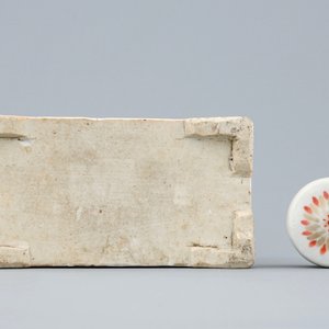 Een fijne Chinese famille rose theebus met deksel, Qianlong, 18th C. — foto 3
