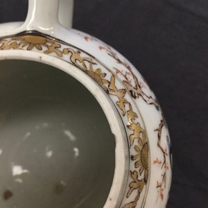Een fijne Chinese famille rose theepot met bijhorend melkkannetje, Yongzheng — foto 12