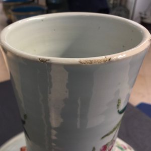 Een fijne Chinese famille rose tianqiuping "Negen perziken" vaas, Guangxu merk, 19/20e eeuw — foto 12