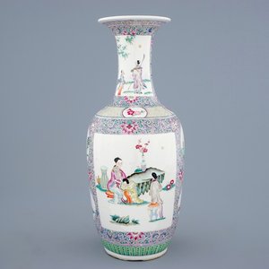 Een fijne Chinese famille rose vaas, 19e eeuw — foto 1
