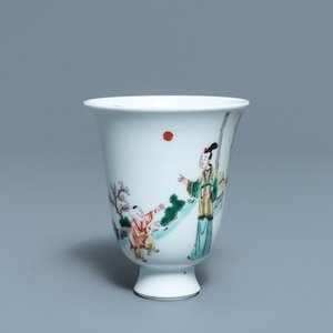 Een fijne Chinese famille verte kop voor wijn, Kangxi — foto 1