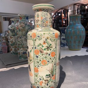 Een fijne Chinese famille verte rouleau vaas, Kangxi — foto 34