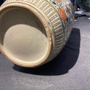 Een fijne Chinese famille verte rouleau vaas, Kangxi — foto 40