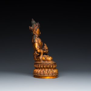 Een fijne Chinese gelakte en vergulde bronzen sculptuur van Boeddha Amitayus, Yongle 大明永樂年施 merk en periode — foto 5