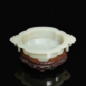 Een fijne Chinese kom in witte jade op houten voet, Kangxi — foto 1