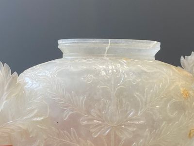 Een fijne Chinese theepot in witte jade met floraal decor in Mogoolse stijl, 18/19e eeuw — foto 18