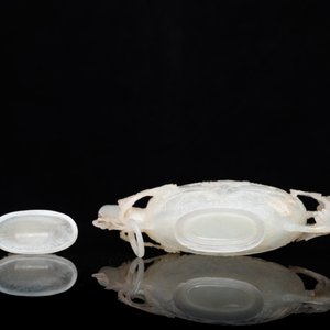 Een fijne Chinese theepot in witte jade met floraal decor in Mogoolse stijl, 18/19e eeuw — foto 7