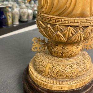 Een fijne grote Chinese ivoren figuur van Avalokitesvara, 19e eeuw — foto 32