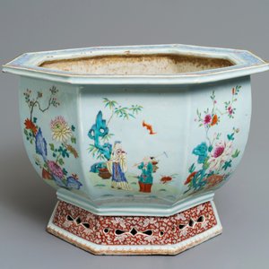 Een fijne hexagonale Chinese famille rose jardinière, Qianlong — foto 7