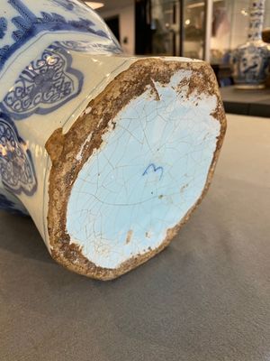 Een fijne octagonale blauw-witte Delftse chinoiserie vaas, eind 17e eeuw — foto 8
