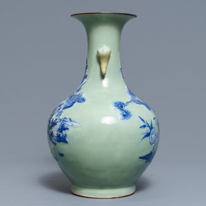 Een flesvormige Chinese vaas met blauwwit decor en celadon fondkleur, 19e eeuw — foto 4