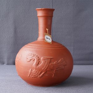 Een flesvormige yixing-stijl vaas in rood aardewerk, mogelijk Delft, 18e eeuw — foto 15