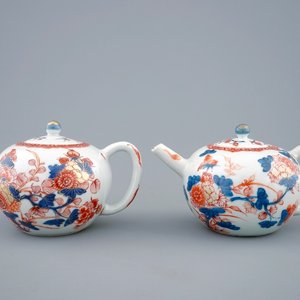 Een fraai paar Chinese Imari-stijl theepotten met deksels, Kangxi — foto 1