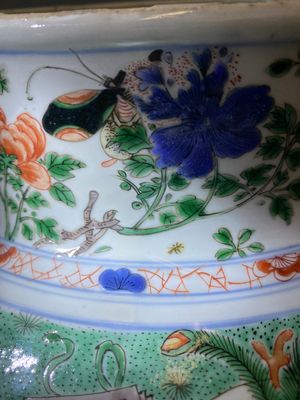 Een fraai paar grote Chinese famille verte dekselvazen, Kangxi — foto 33