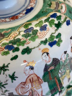 Een fraai paar grote Chinese famille verte dekselvazen, Kangxi — foto 42