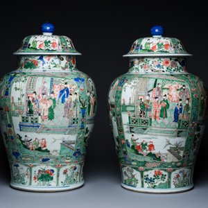 Een fraai paar grote Chinese famille verte dekselvazen, Kangxi — foto 4