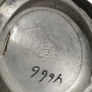 Een fraaie blauwwitte Delftse getorsadeerde kan met dubbele tinmontuur, 2e helft 17e eeuw — foto 8