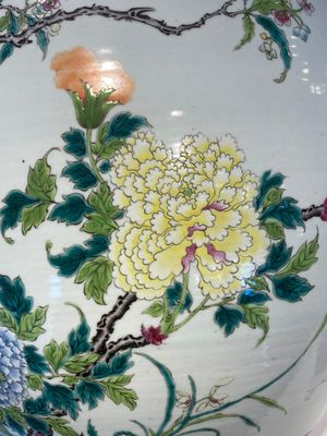 Een fraaie Chinese famille rose vissenkom met kraanvogels bij bloesemtakken, 19e eeuw — foto 9