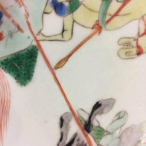 Een fraaie Chinese famille verte schotel met decor van een bloementuin, Kangxi — foto 9