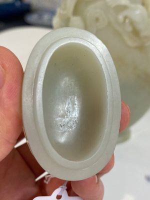 Een fraaie Chinese witte jade dekselvaas met boeddhistische leeuwen, Qing — foto 8