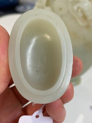 Een fraaie Chinese witte jade dekselvaas met boeddhistische leeuwen, Qing — foto 9