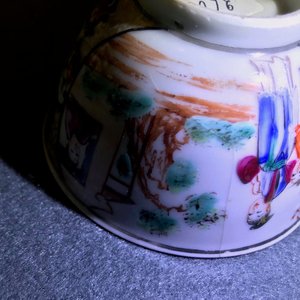 Een fraaie collectie Chinees blauwwit en famille rose porselein, Kangxi/Qianlong — foto 19