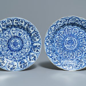 Een fraaie collectie Chinees blauwwit en famille rose porselein, Kangxi/Qianlong — foto 4