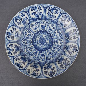 Een fraaie collectie Chinees blauwwit en famille rose porselein, Kangxi/Qianlong — foto 60