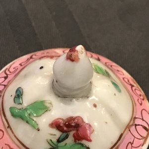 Een fraaie collectie Chinees famille rose theegoed, Yongzheng/Qianlong — foto 22