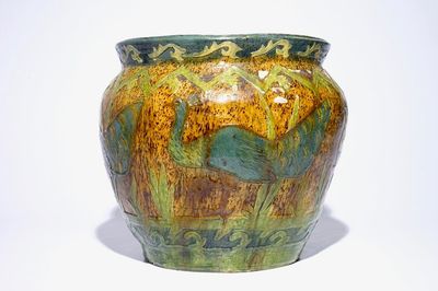 Een fraaie grote jardinière met pauwen in Torhouts aardewerk, gesign. LMV, ca. 1900