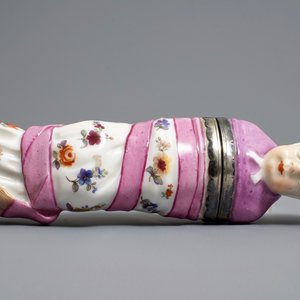 Een Frans porseleinen bakerspeldenetui met zilveren montuur, 18/19e eeuw — foto 7